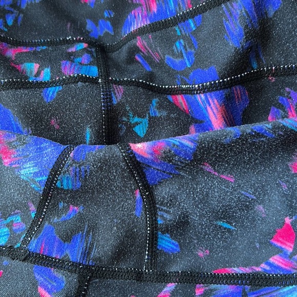 Zella Under Armour | Bundle of 2 Cropped Athletic Leggings size Medium - Picture 10 of 10